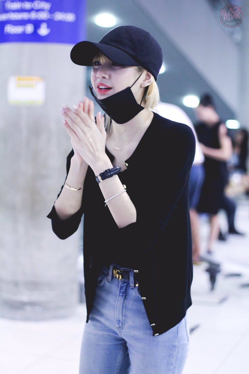 ภาพถ ายเหล าน จะแสดงให เห นว า ทำไมล ซ า Lisa วง Blackpink ถ งม
