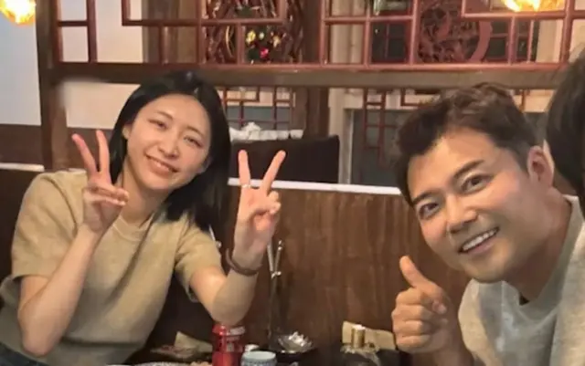 eon Hyun Moo and Hong Ju Yeon