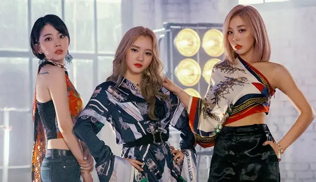 LADIES' CODE