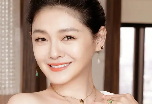 Barbie Hsu