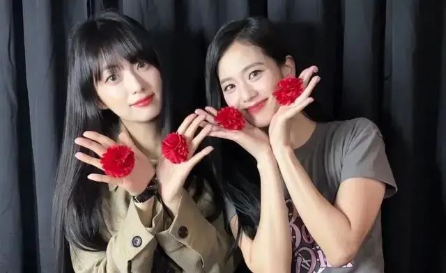 Kim Ji Yoon ,Jisoo