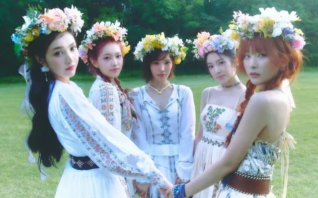 Cosmic ,red velvet